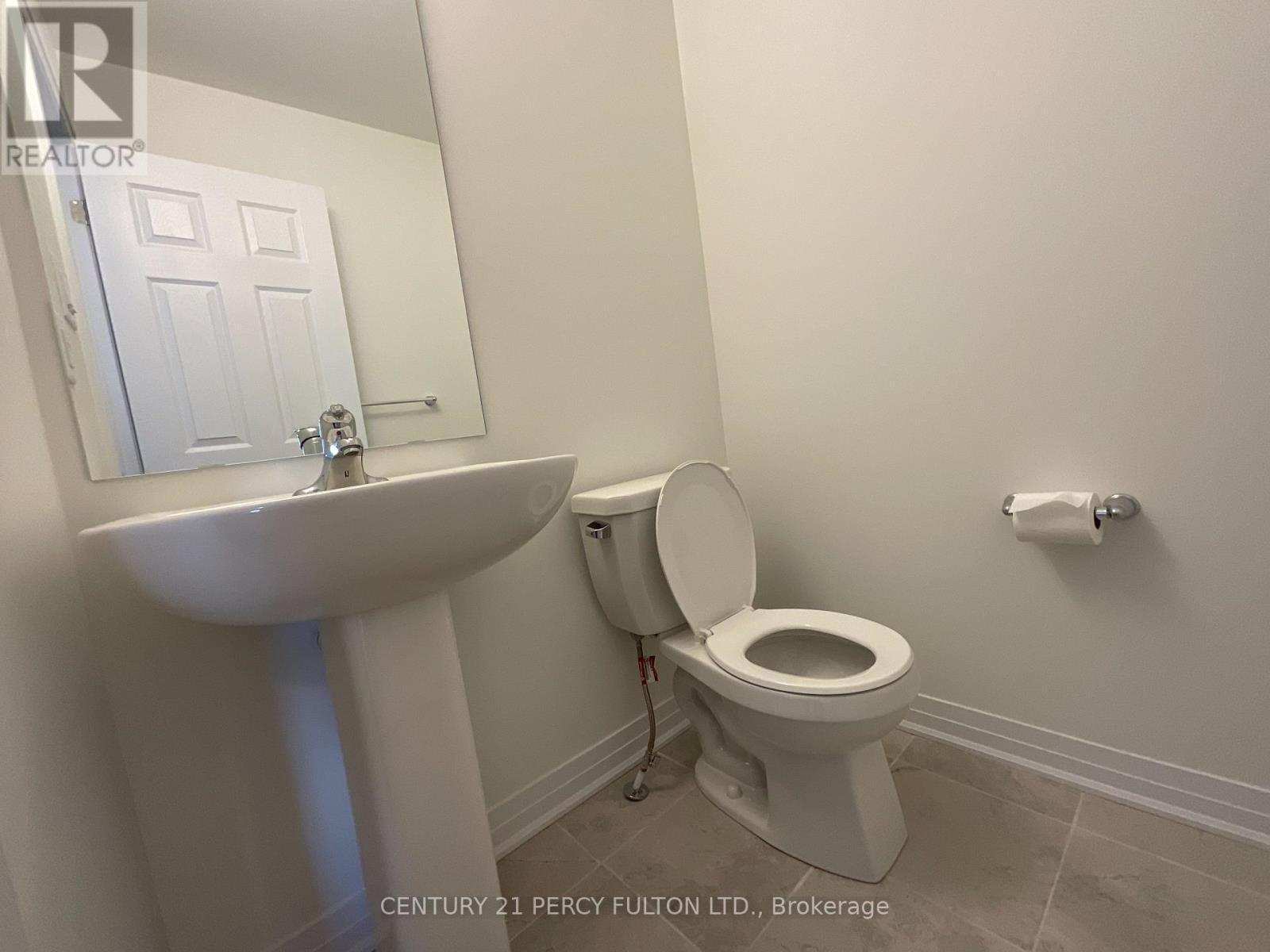 242 Port Crescent, Welland, ON - Indoor Photo Showing Bathroom