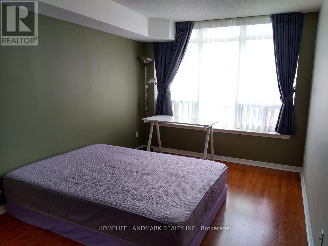 2003 - 8 Hillcrest Avenue, Toronto, ON - Indoor Photo Showing Bedroom