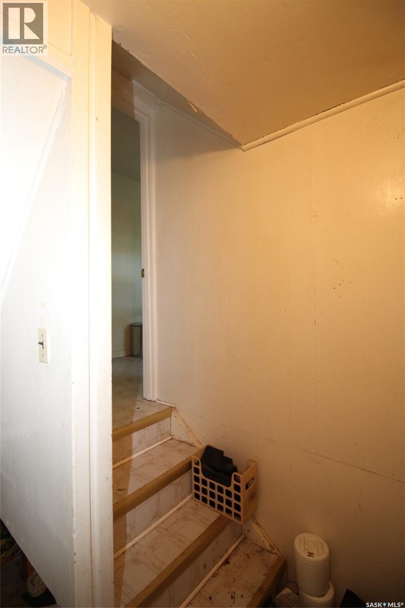 810 2Nd Avenue S, Simmie, SK - Indoor Photo Showing Other Room