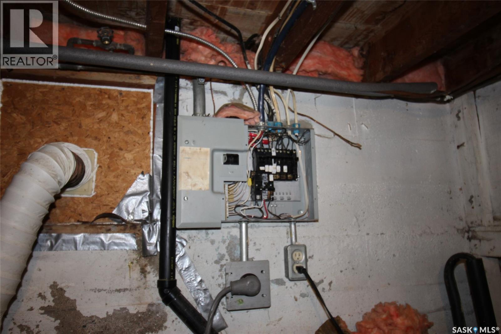 810 2Nd Avenue S, Simmie, SK - Indoor Photo Showing Basement