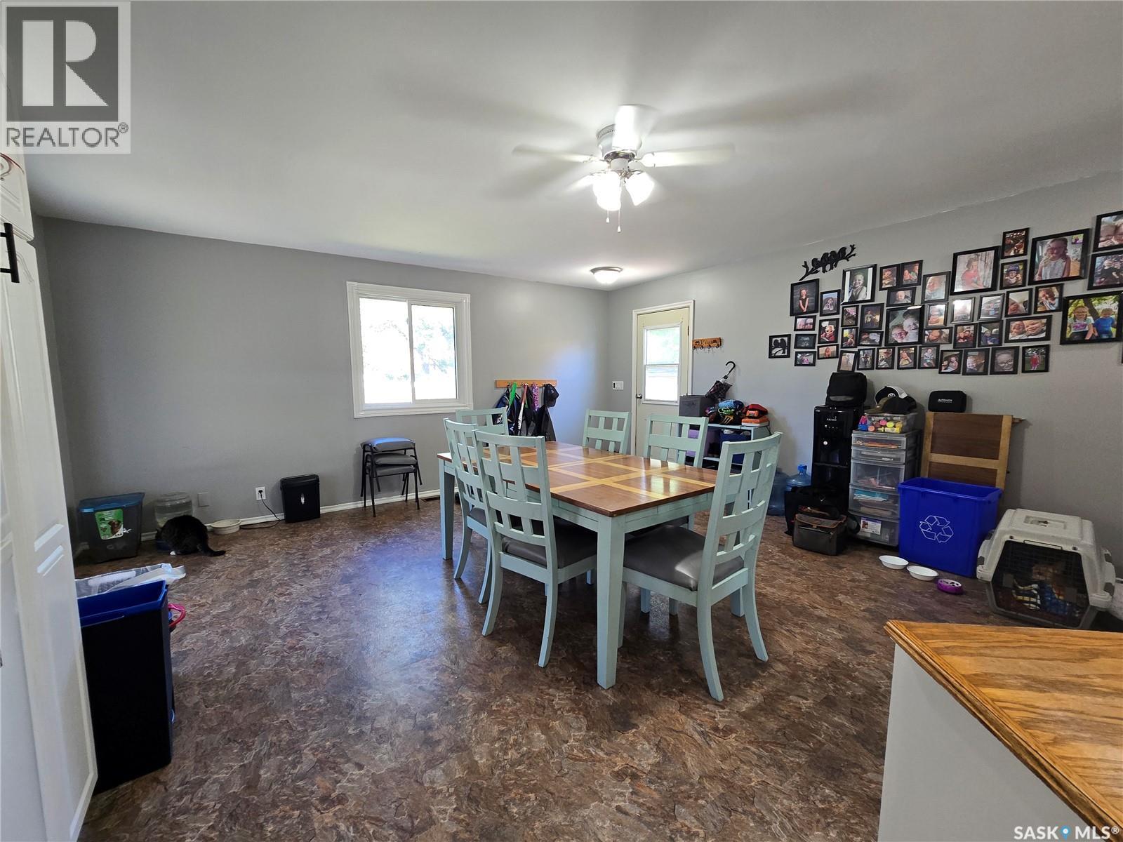 7 Mitchell Crescent, Weyburn, SK - Indoor Photo Showing Dining Room