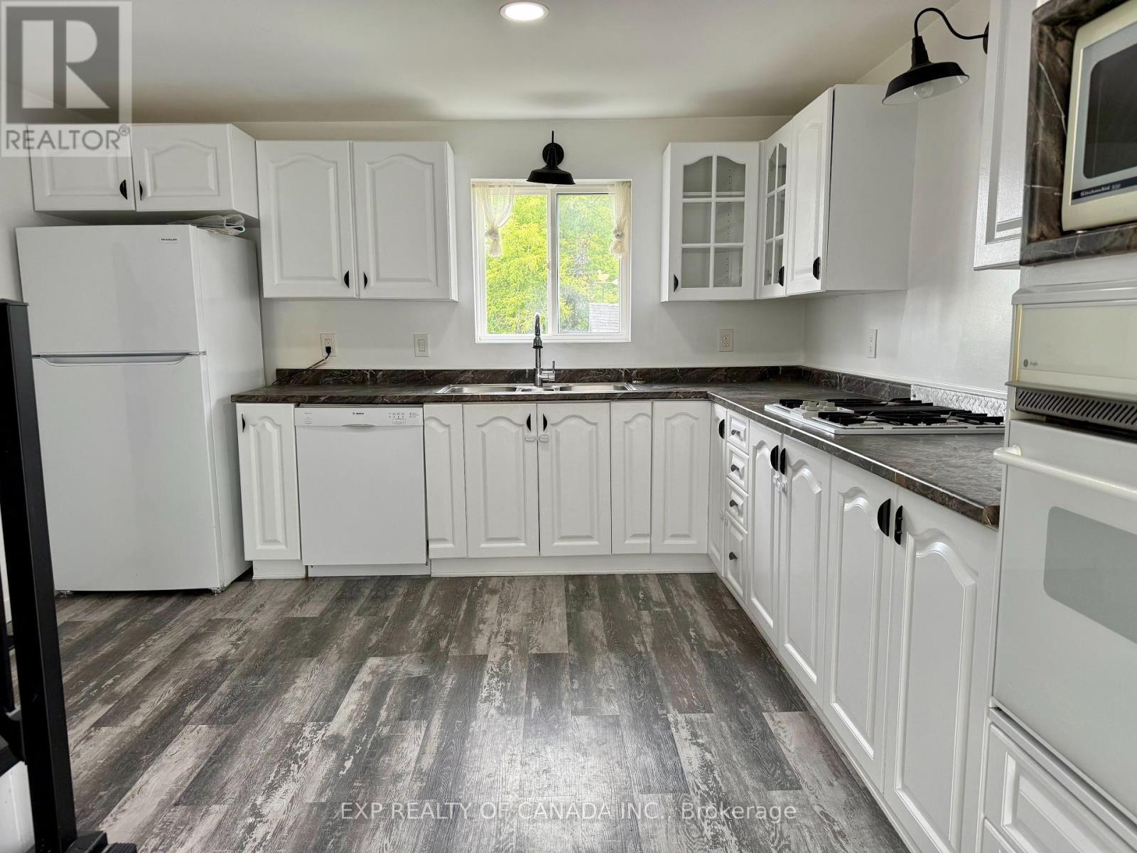 150 Maple Street N, Timmins (Tne - Central), ON - Indoor Photo Showing Kitchen With Double Sink