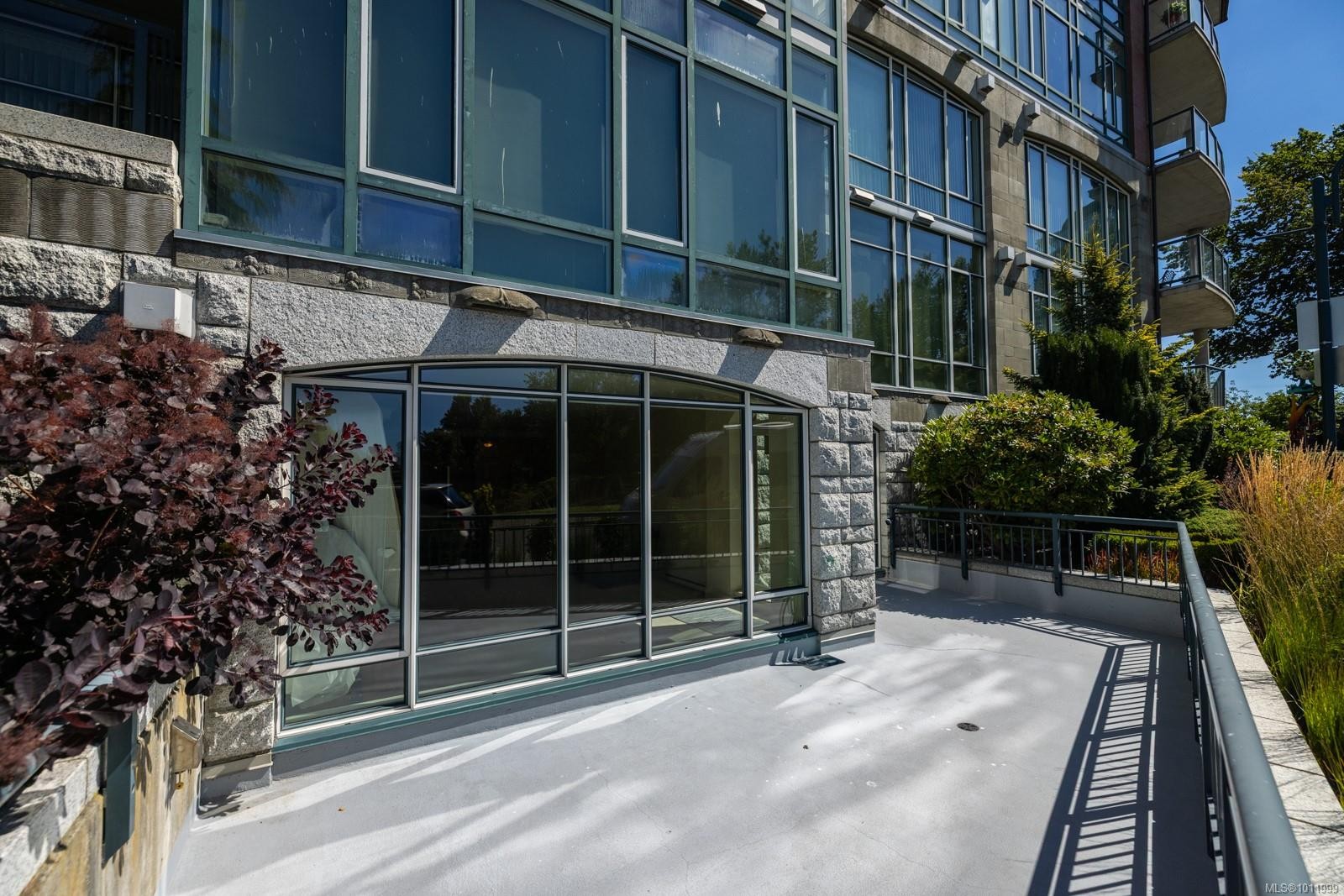 231-21 Dallas Rd, Victoria, BC - Outdoor