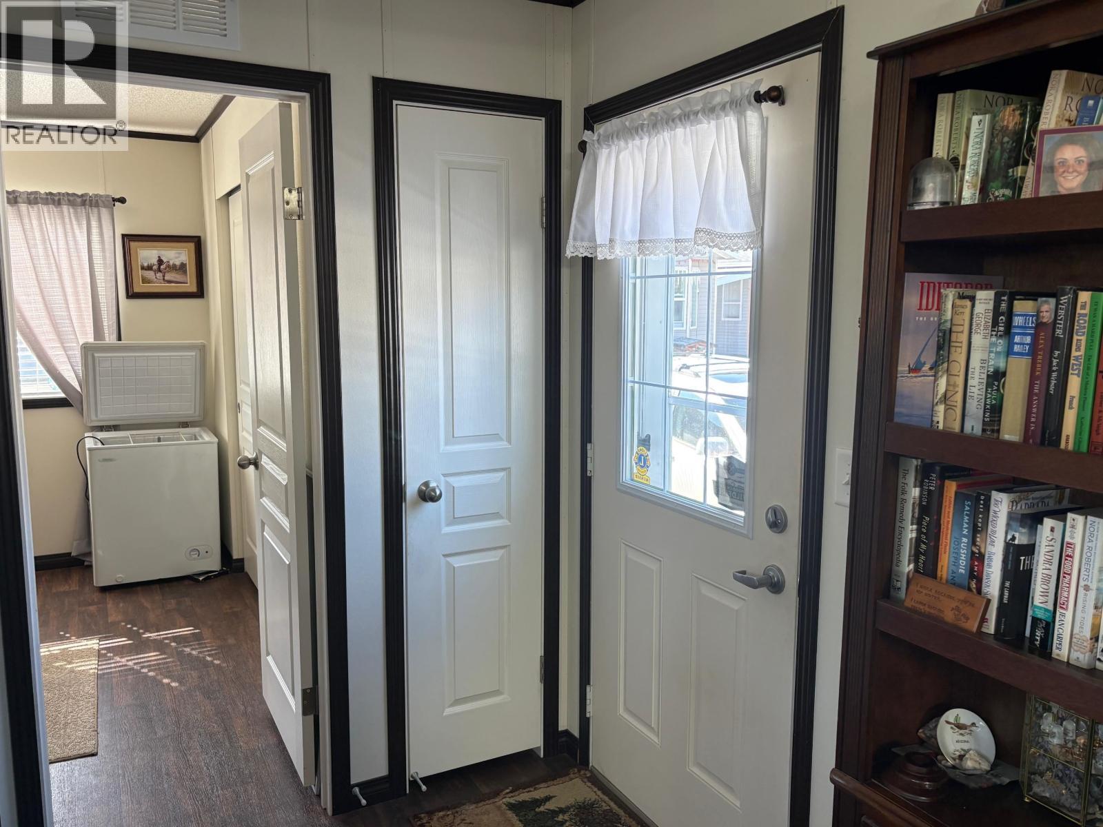 54 208 8Th Street, 100 Mile House, BC - Indoor Photo Showing Other Room