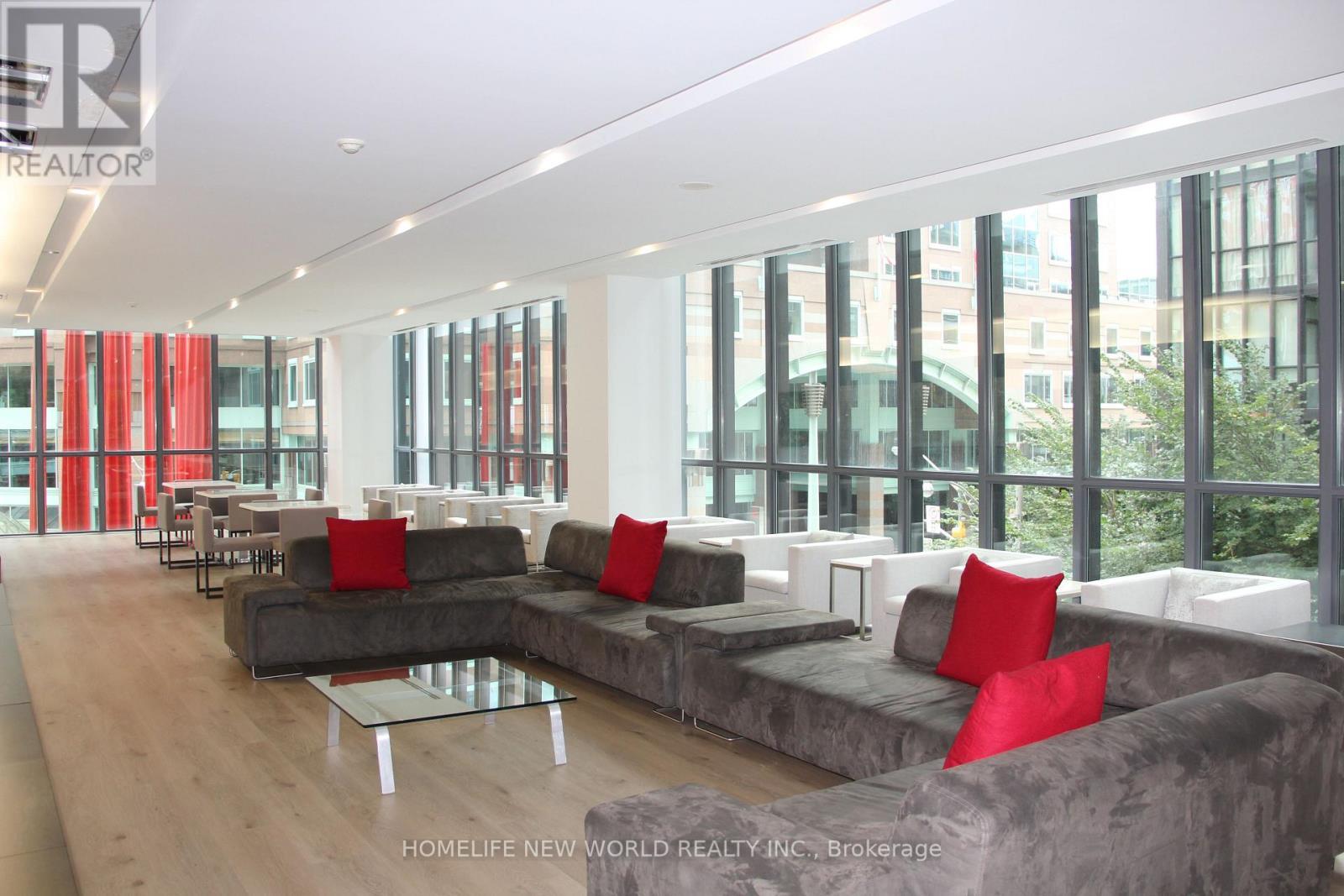 503 - 110 Charles Street E, Toronto, ON - Indoor Photo Showing Living Room