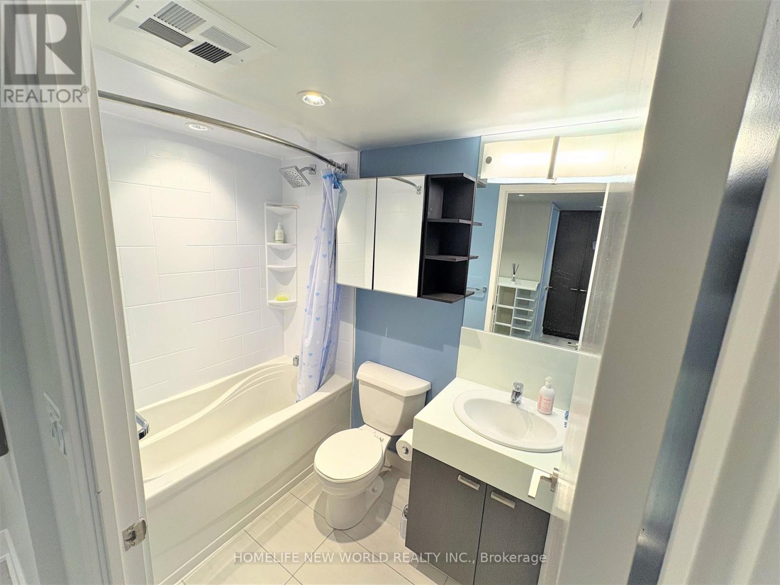 503 - 110 Charles Street E, Toronto, ON - Indoor Photo Showing Bathroom