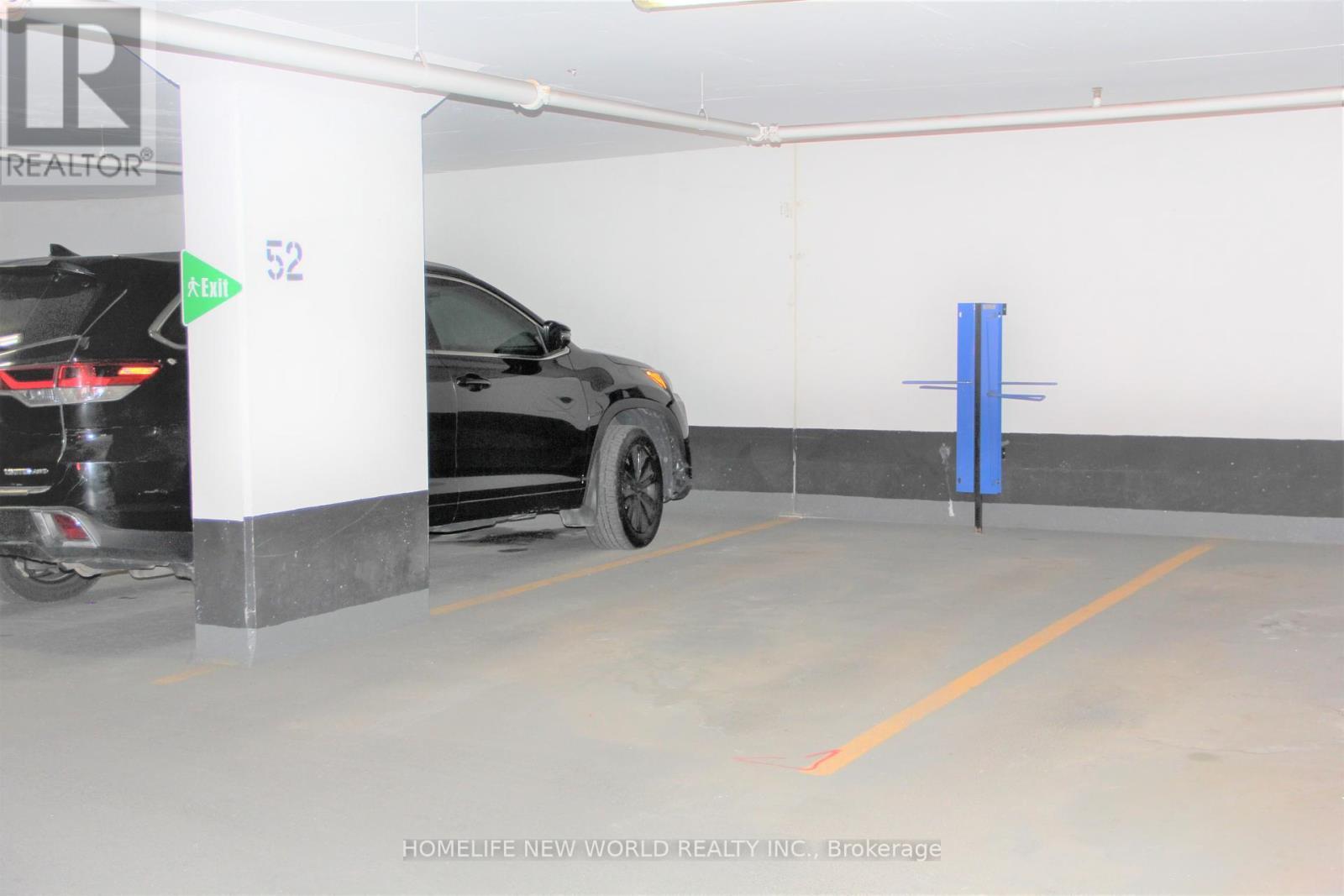 503 - 110 Charles Street E, Toronto, ON - Indoor Photo Showing Garage