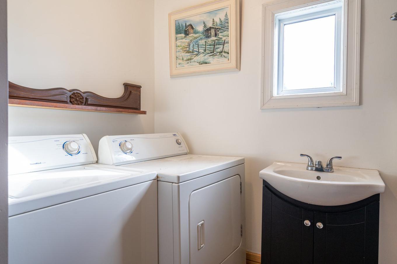 Bathroom - 434 Ch. De La Diligence, Stukely-Sud, QC - Indoor Photo Showing Laundry Room