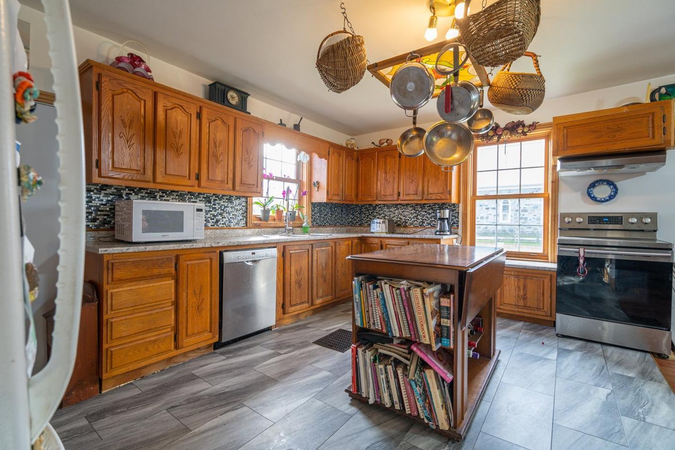 Kitchen - 434 Ch. De La Diligence, Stukely-Sud, QC - Indoor Photo Showing Kitchen