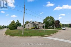 coner lot, 80 x 100 -