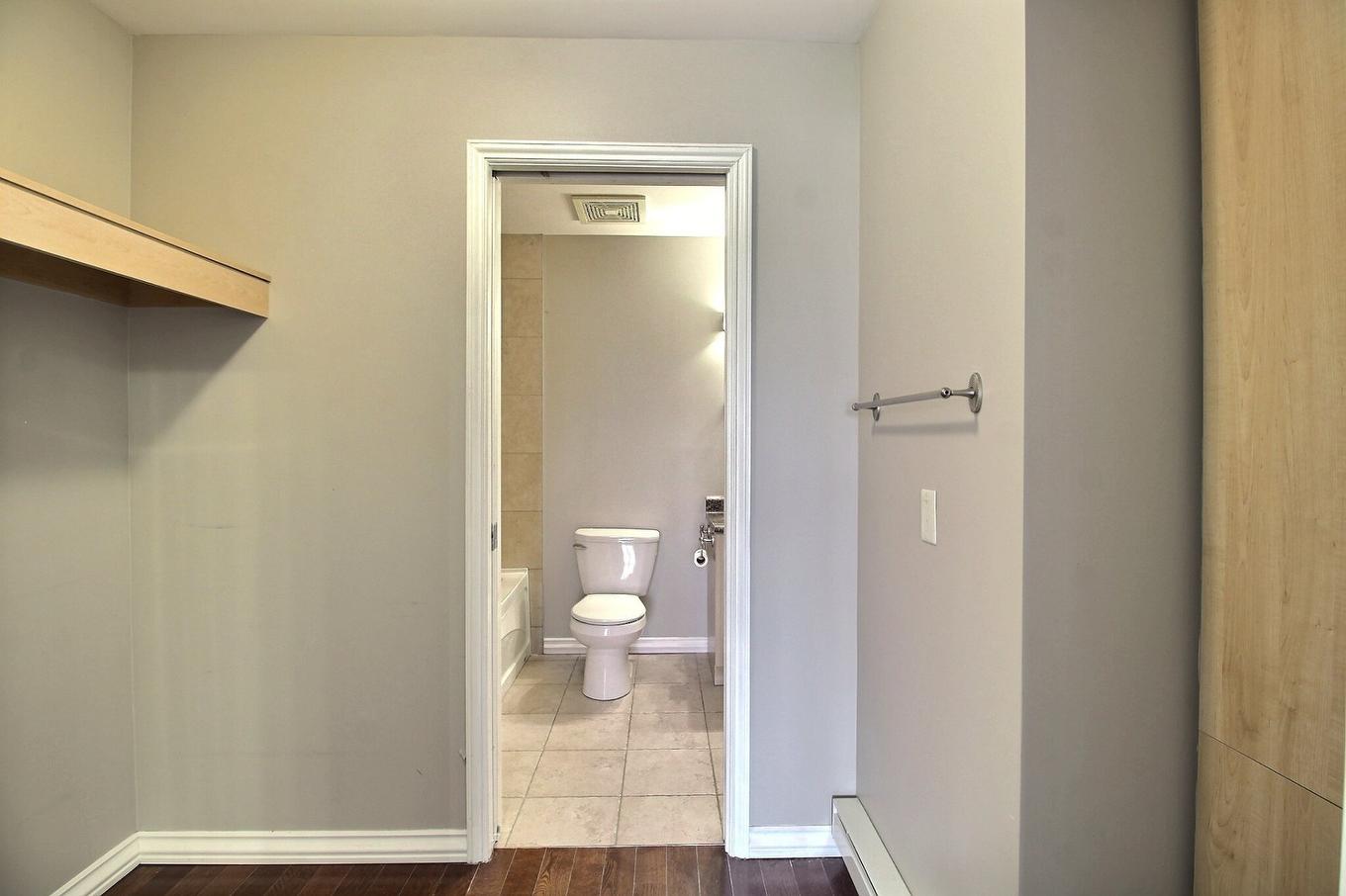 View - 205-901 5E Avenue, Val-D'Or, QC - Indoor Photo Showing Bathroom