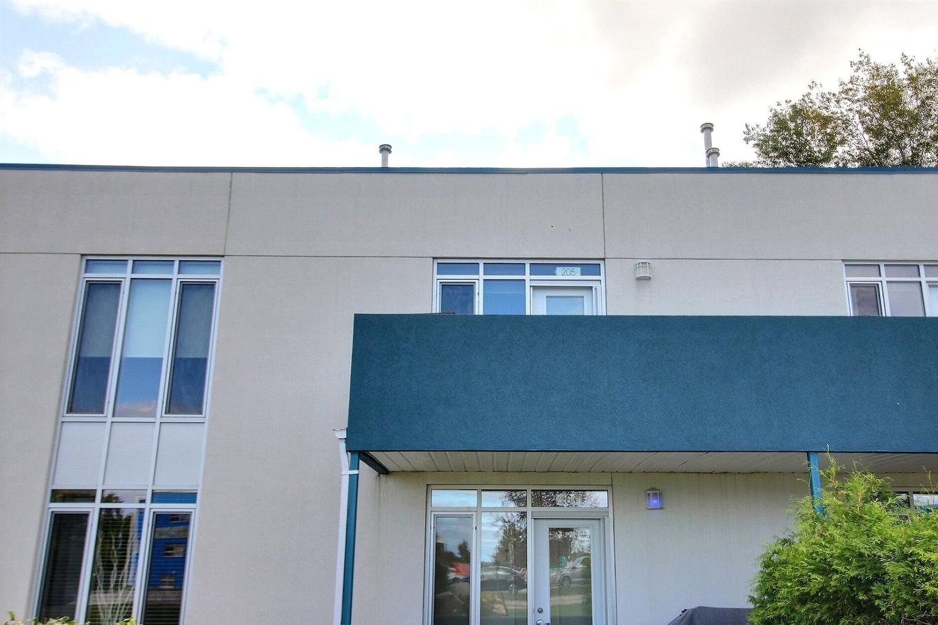 Back facade - 205-901 5E Avenue, Val-D'Or, QC - Outdoor