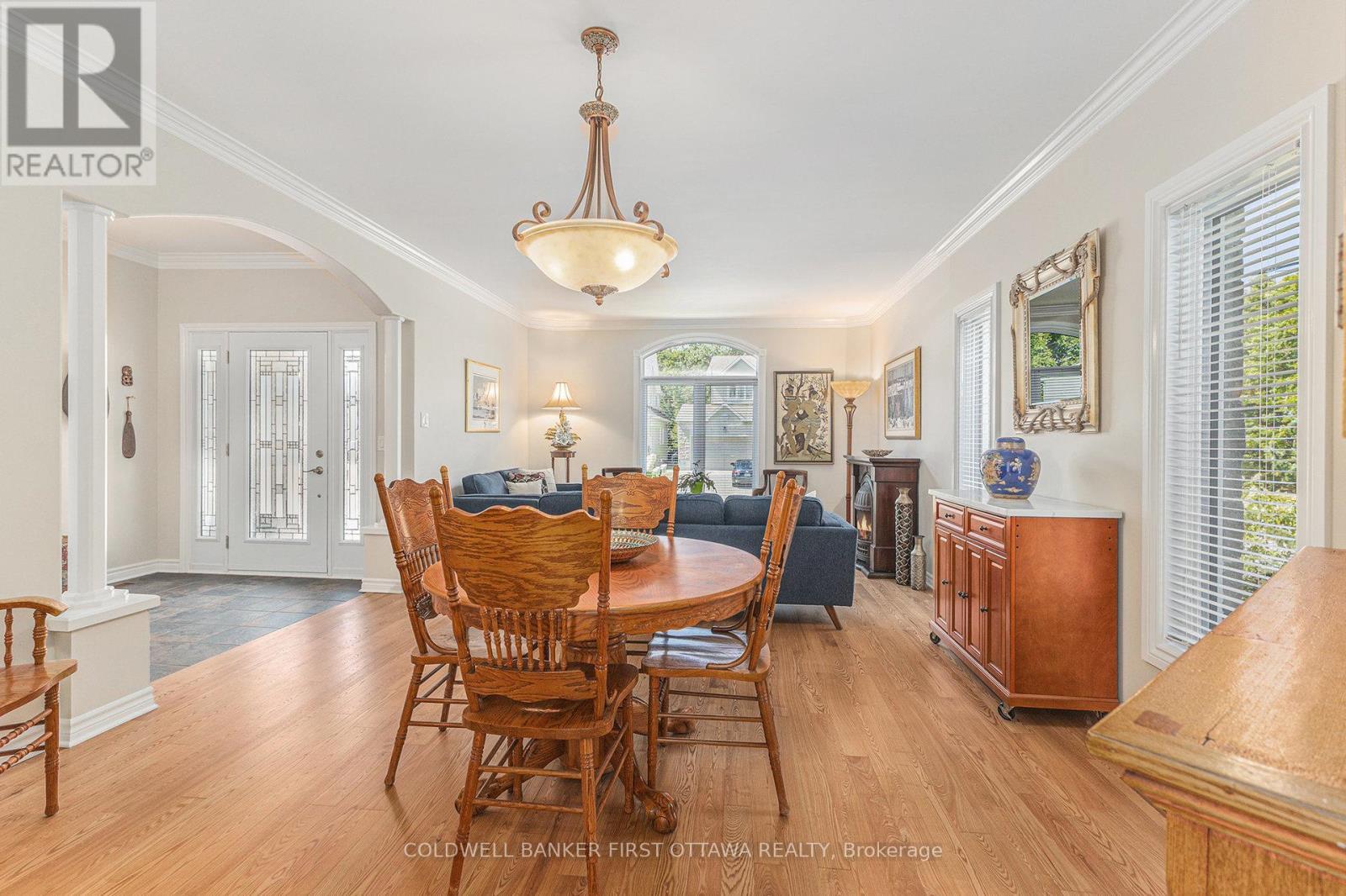 Open spaces filled with natural light - 475 Moffatt Street, Carleton Place, ON - Indoor Photo Showing Dining Room