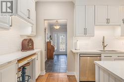 Great floor plan, with easy access to front door -