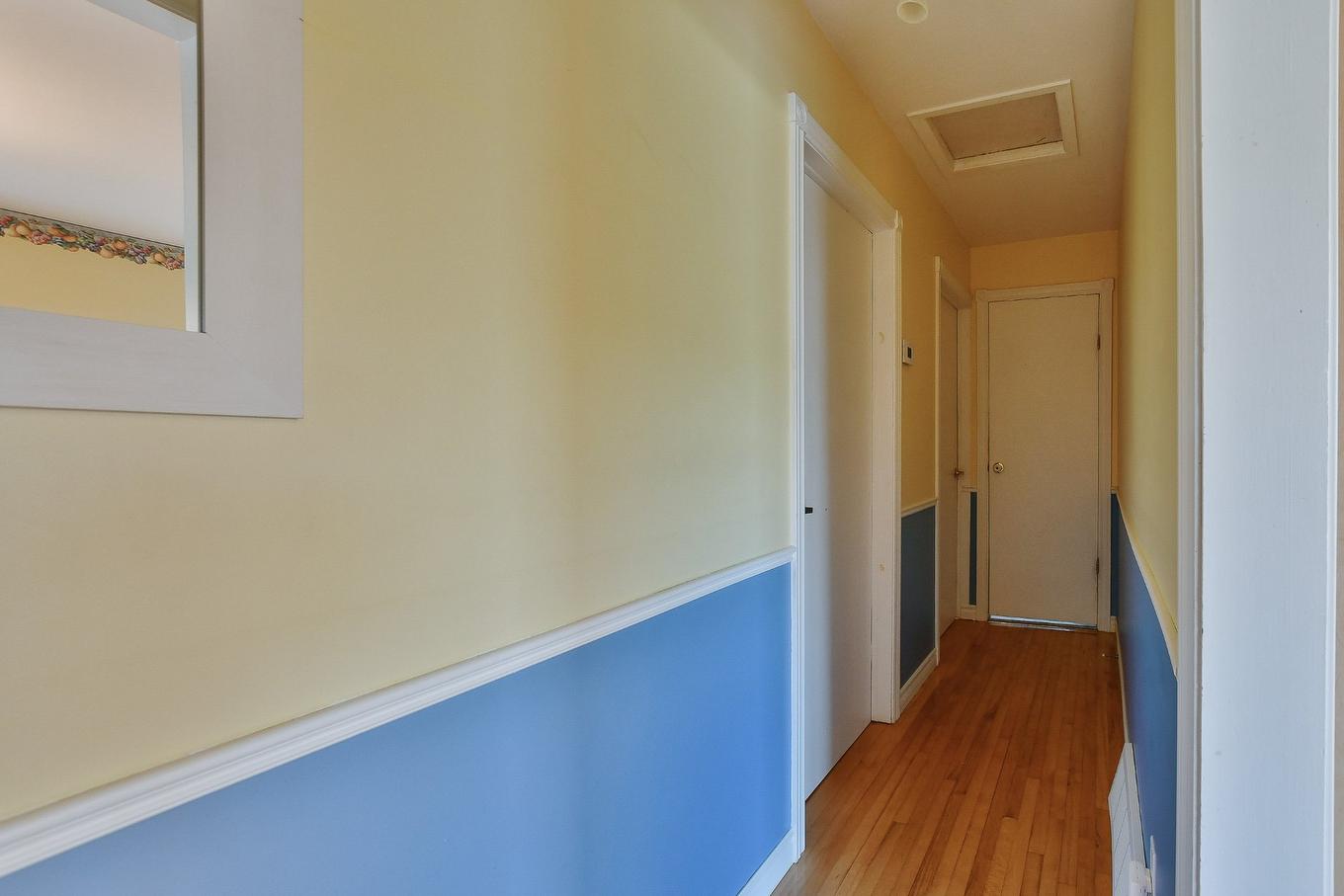 Passageway - 828 Rg St-Esprit, L'Épiphanie, QC - Indoor Photo Showing Other Room