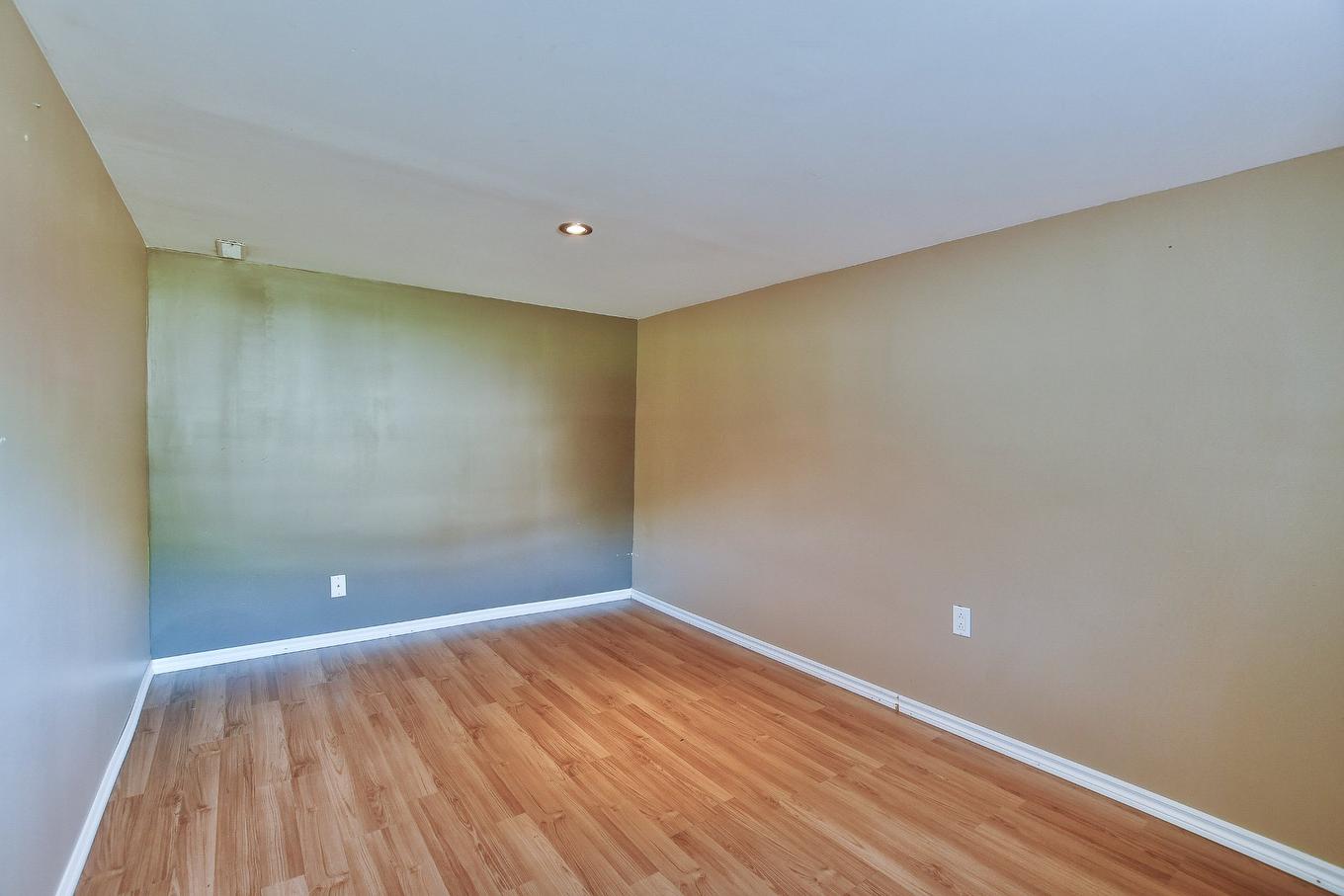 Bedroom - 828 Rg St-Esprit, L'Épiphanie, QC - Indoor Photo Showing Other Room