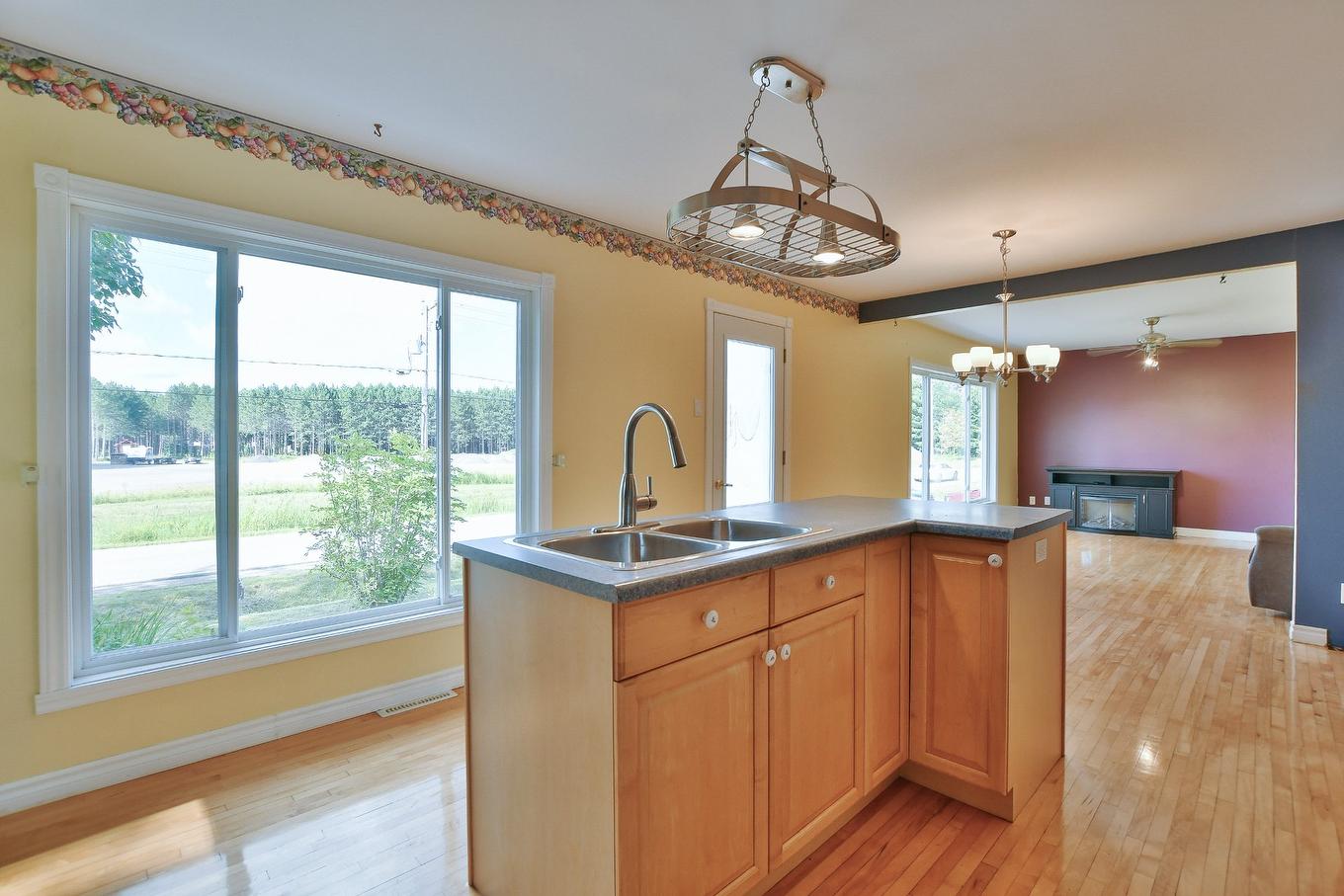Kitchen - 828 Rg St-Esprit, L'Épiphanie, QC - Indoor Photo Showing Kitchen With Double Sink