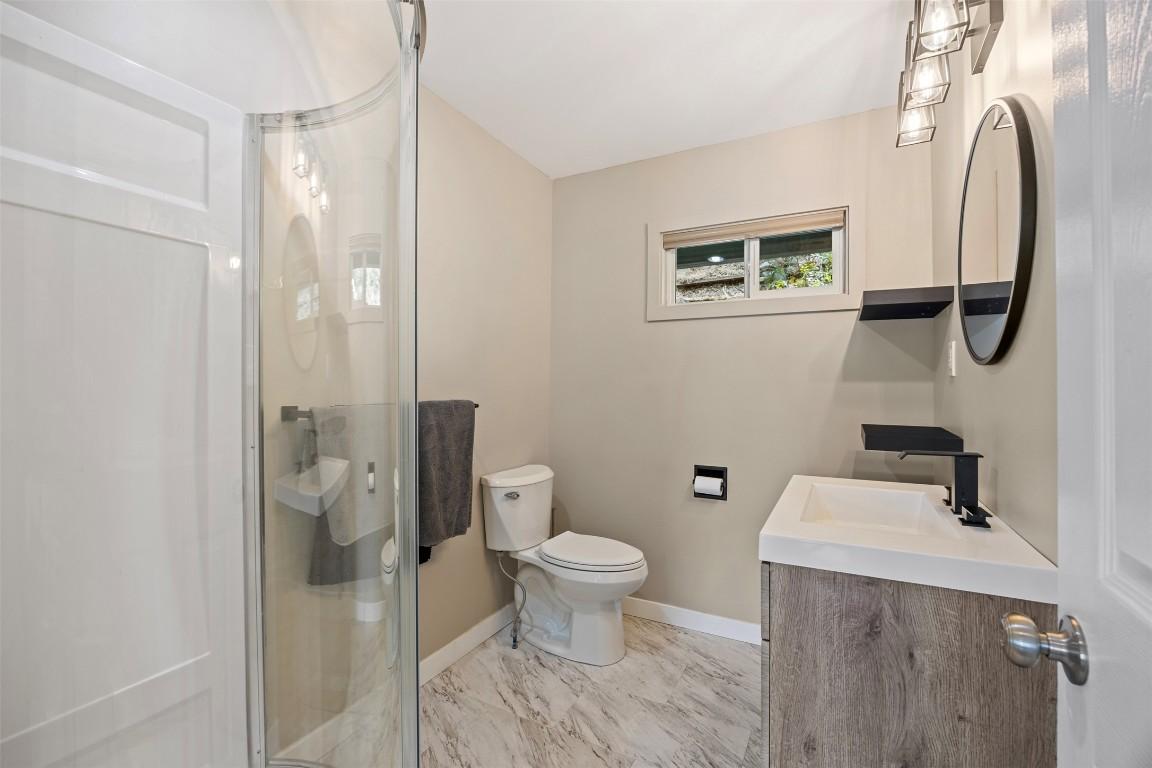 2291 Chief Atahm Drive, Adams Lake, BC - Indoor Photo Showing Bathroom