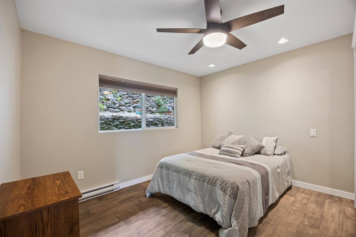 2291 Chief Atahm Drive, Adams Lake, BC - Indoor Photo Showing Bedroom