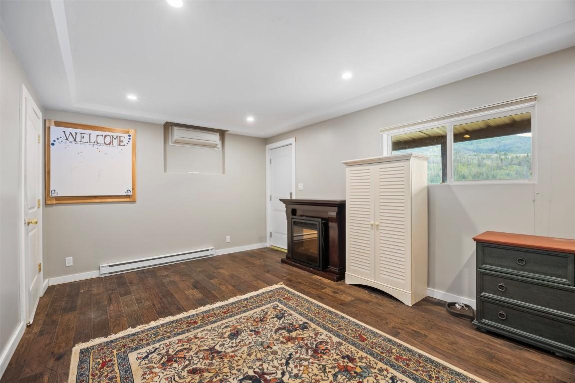 2291 Chief Atahm Drive, Adams Lake, BC - Indoor Photo Showing Other Room