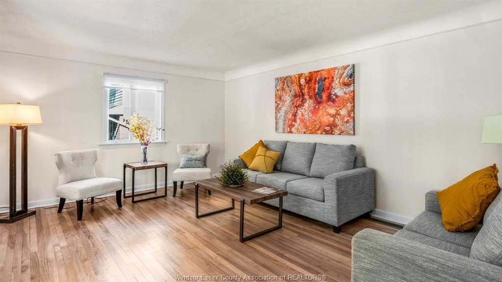 4054 Roseland Drive West, Windsor, ON