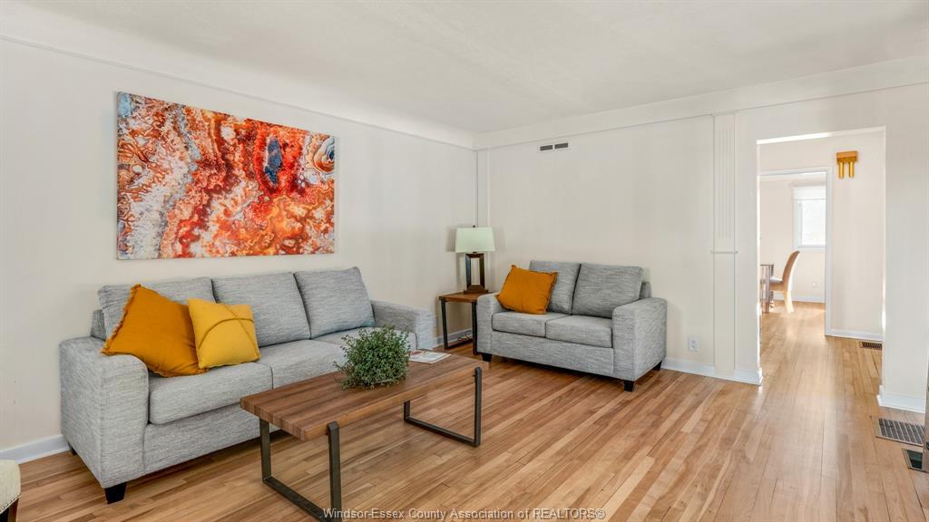 4054 Roseland Drive West, Windsor, ON