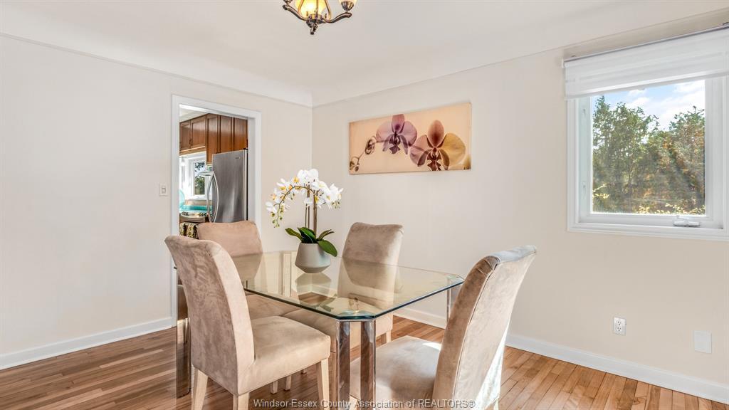 4054 Roseland Drive West, Windsor, ON