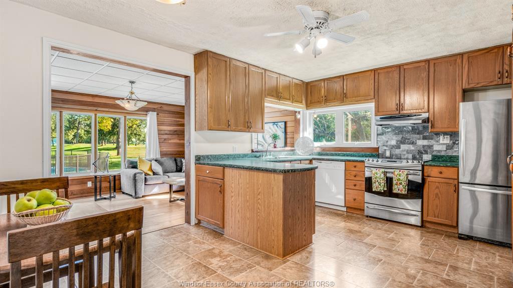 4054 Roseland Drive West, Windsor, ON