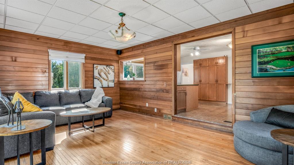 4054 Roseland Drive West, Windsor, ON