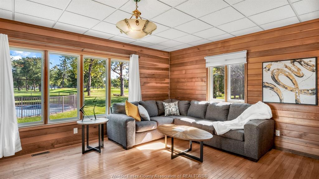 4054 Roseland Drive West, Windsor, ON