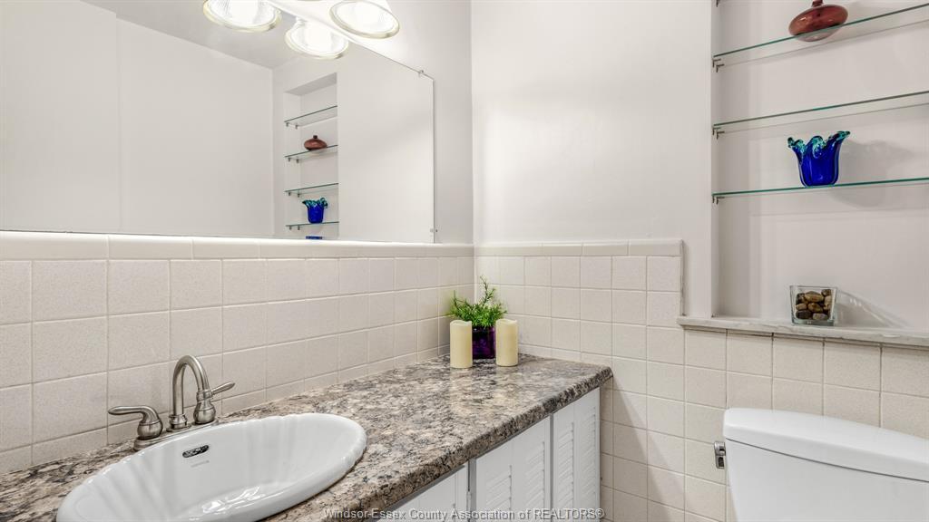 4054 Roseland Drive West, Windsor, ON