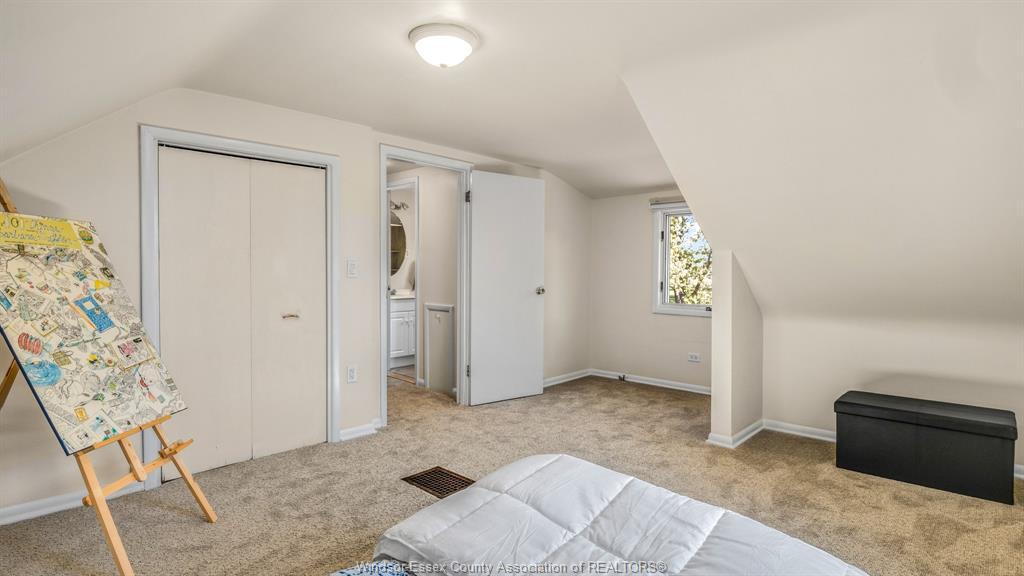 4054 Roseland Drive West, Windsor, ON