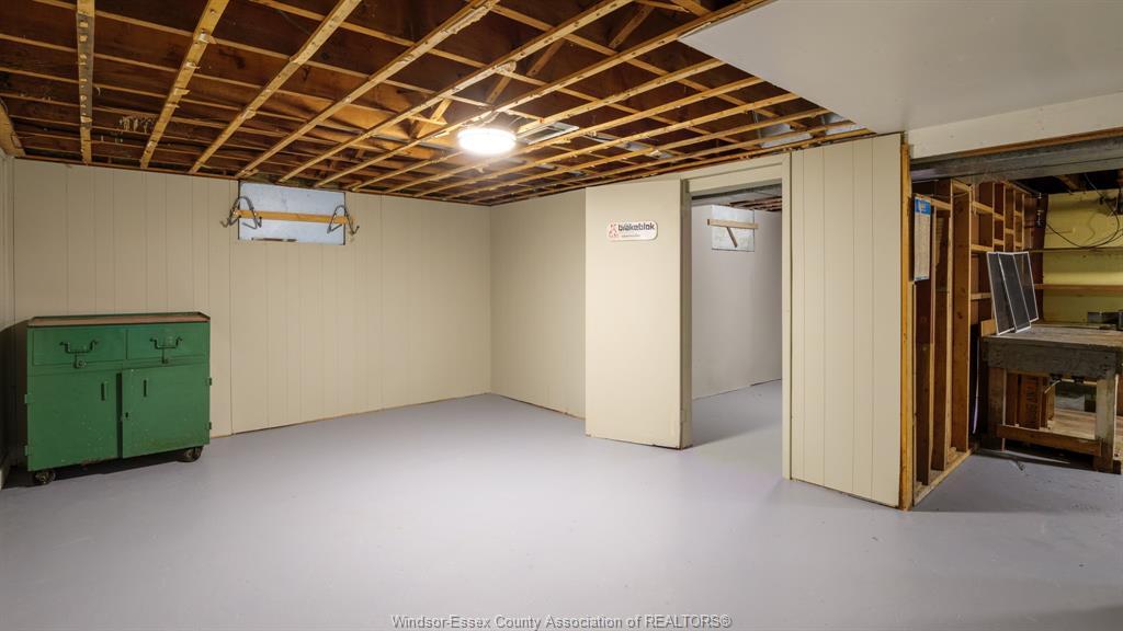 4054 Roseland Drive West, Windsor, ON