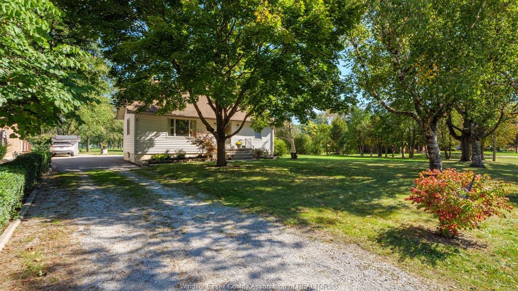 4054 Roseland Drive West, Windsor, ON