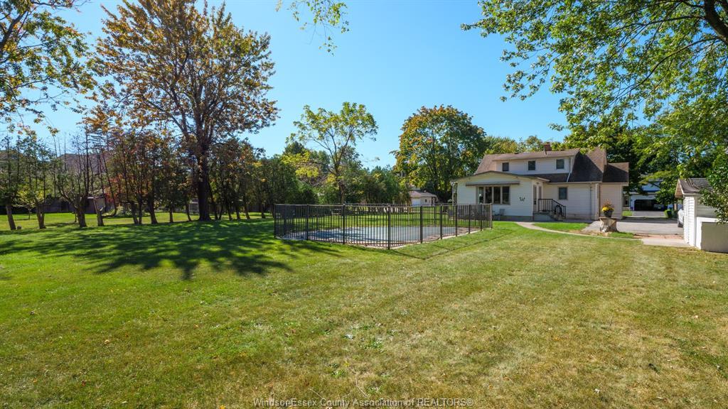 4054 Roseland Drive West, Windsor, ON