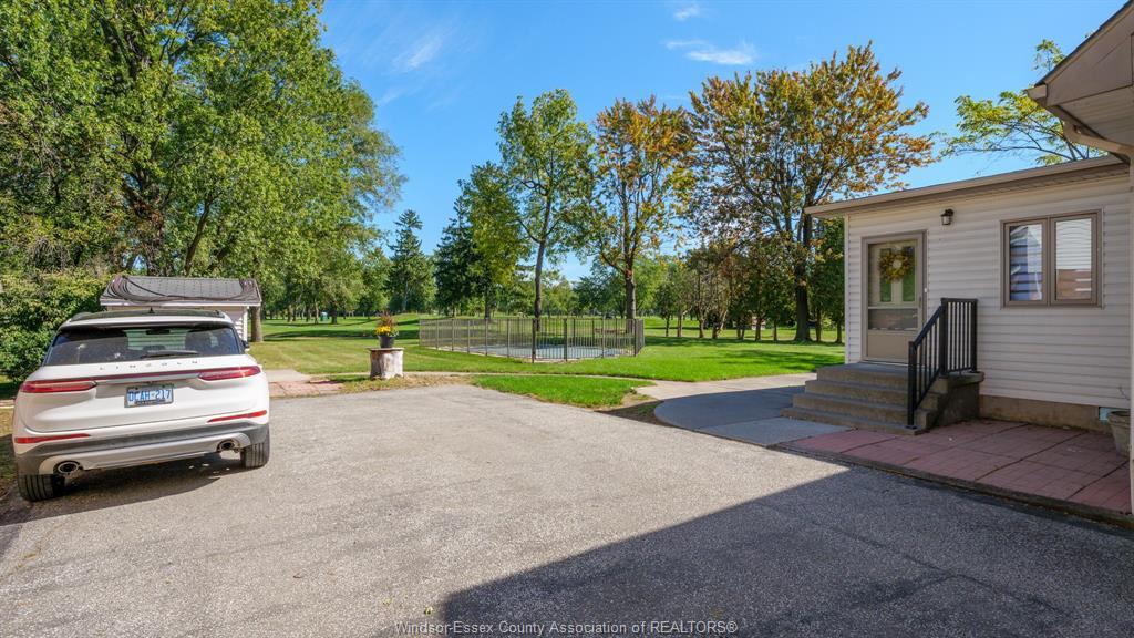 4054 Roseland Drive West, Windsor, ON