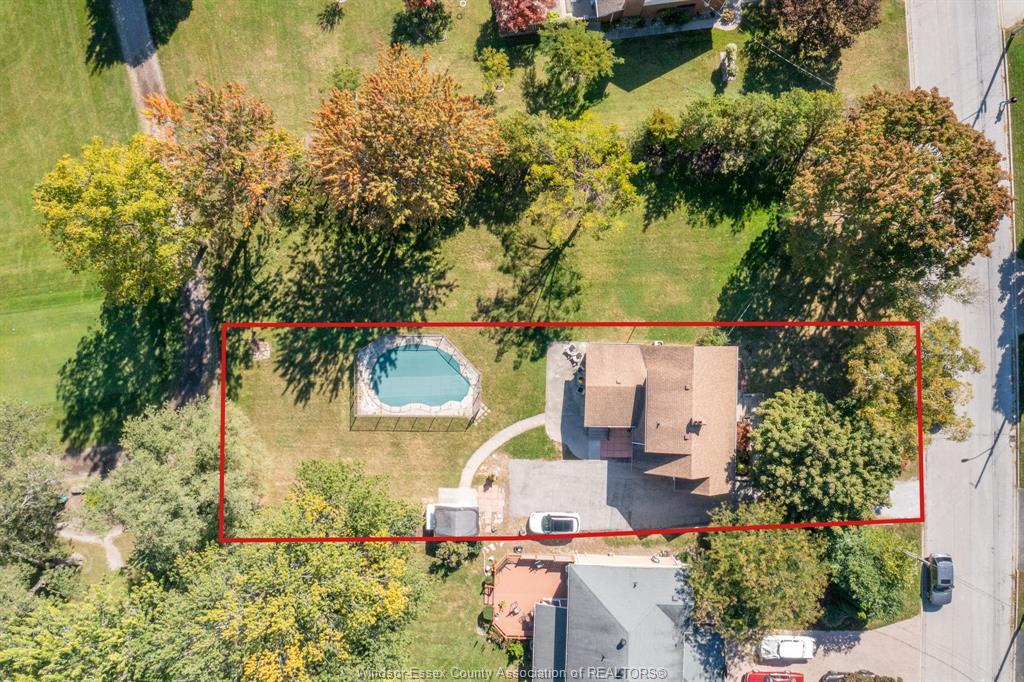 4054 Roseland Drive West, Windsor, ON