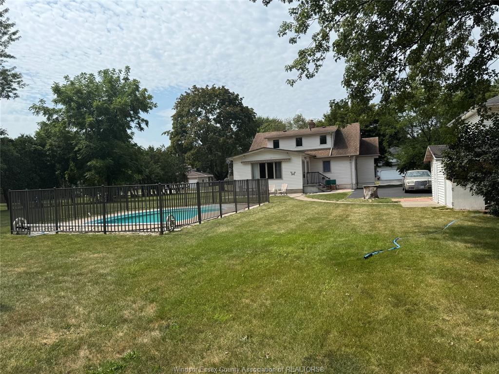 4054 Roseland Drive West, Windsor, ON