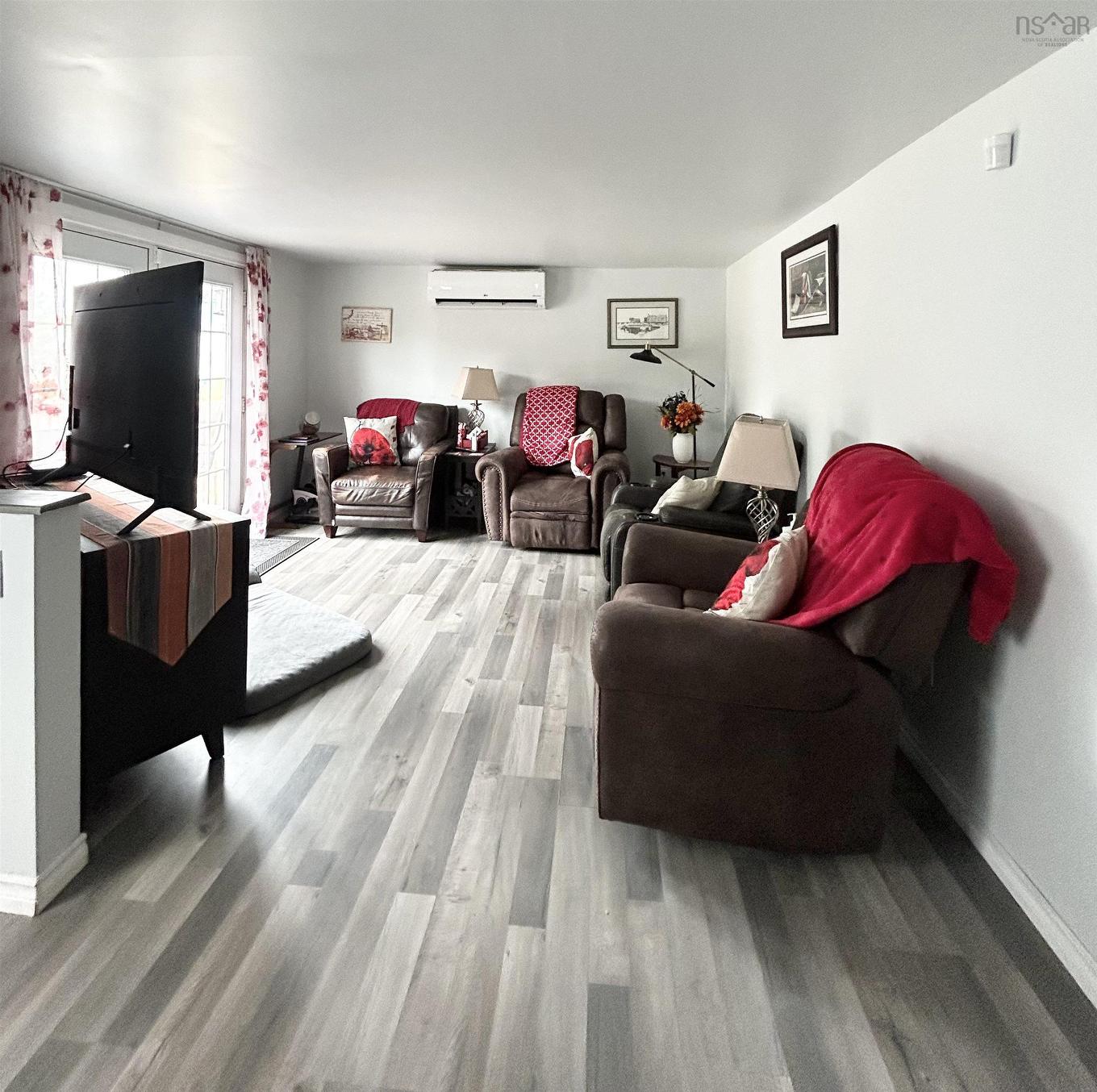 8 Smith Avenue, Springhill, NS