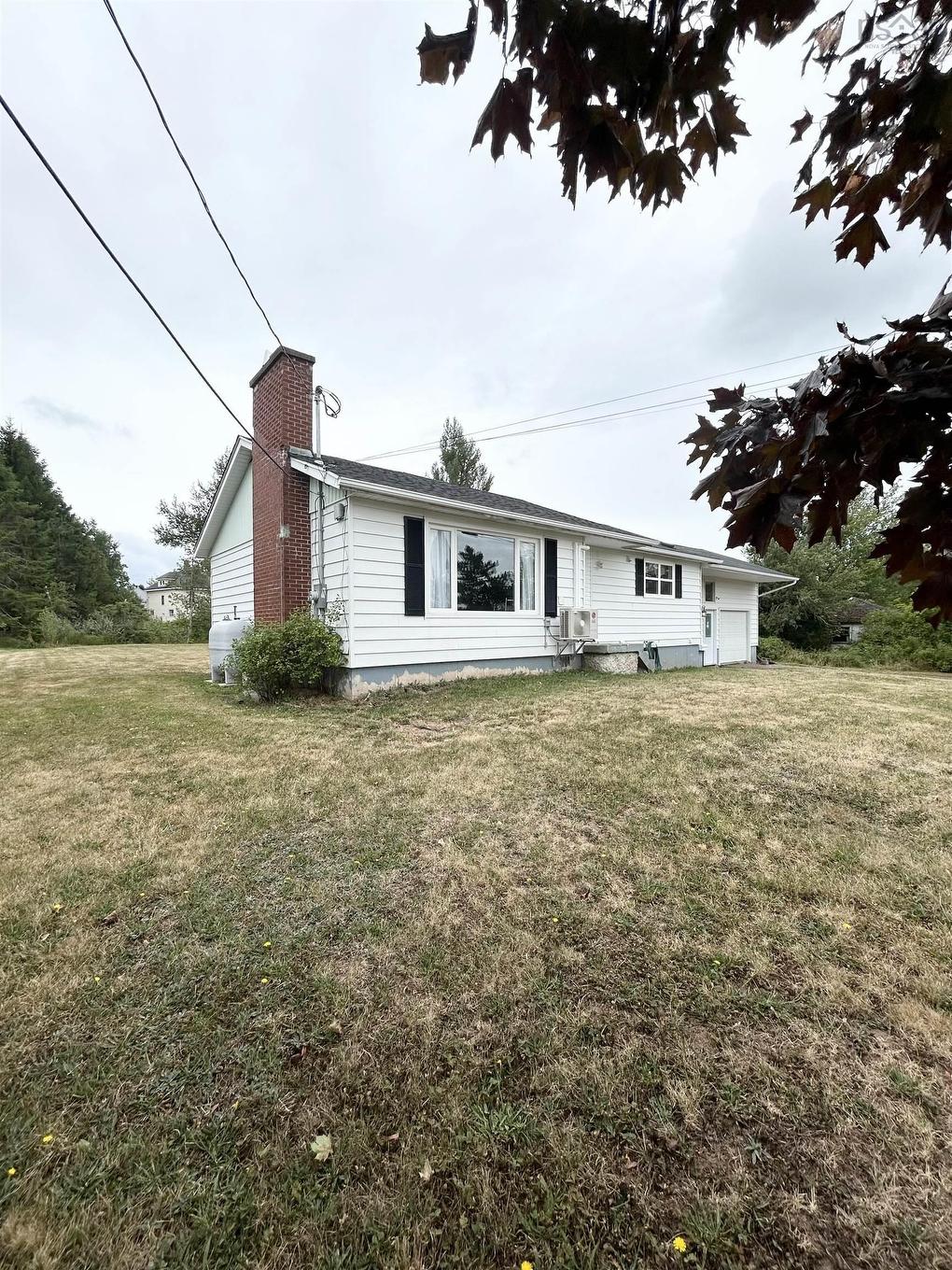 8 Smith Avenue, Springhill, NS