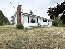 8 Smith Avenue Springhill, NS B0M 1X0