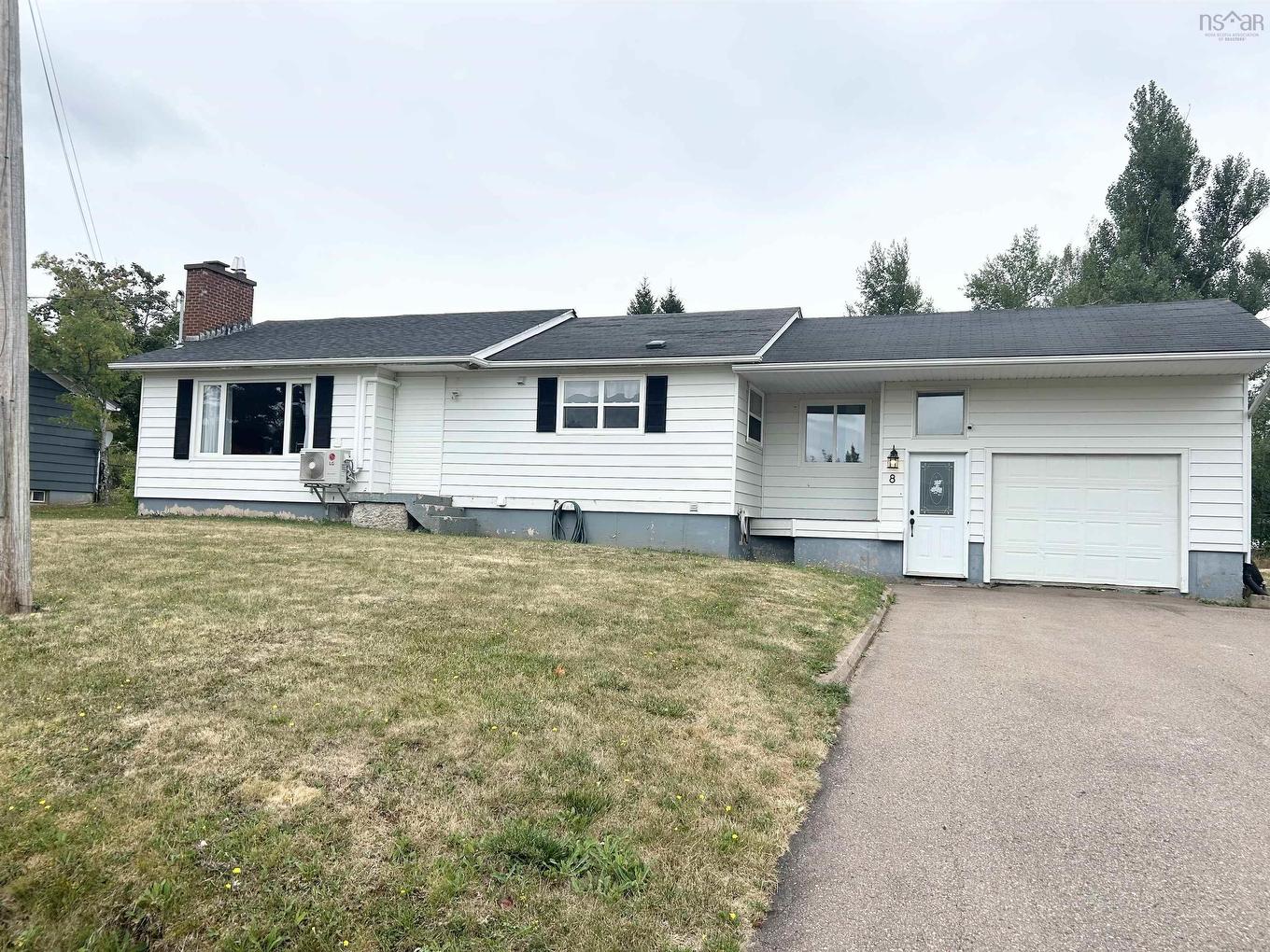 8 Smith Avenue, Springhill, NS