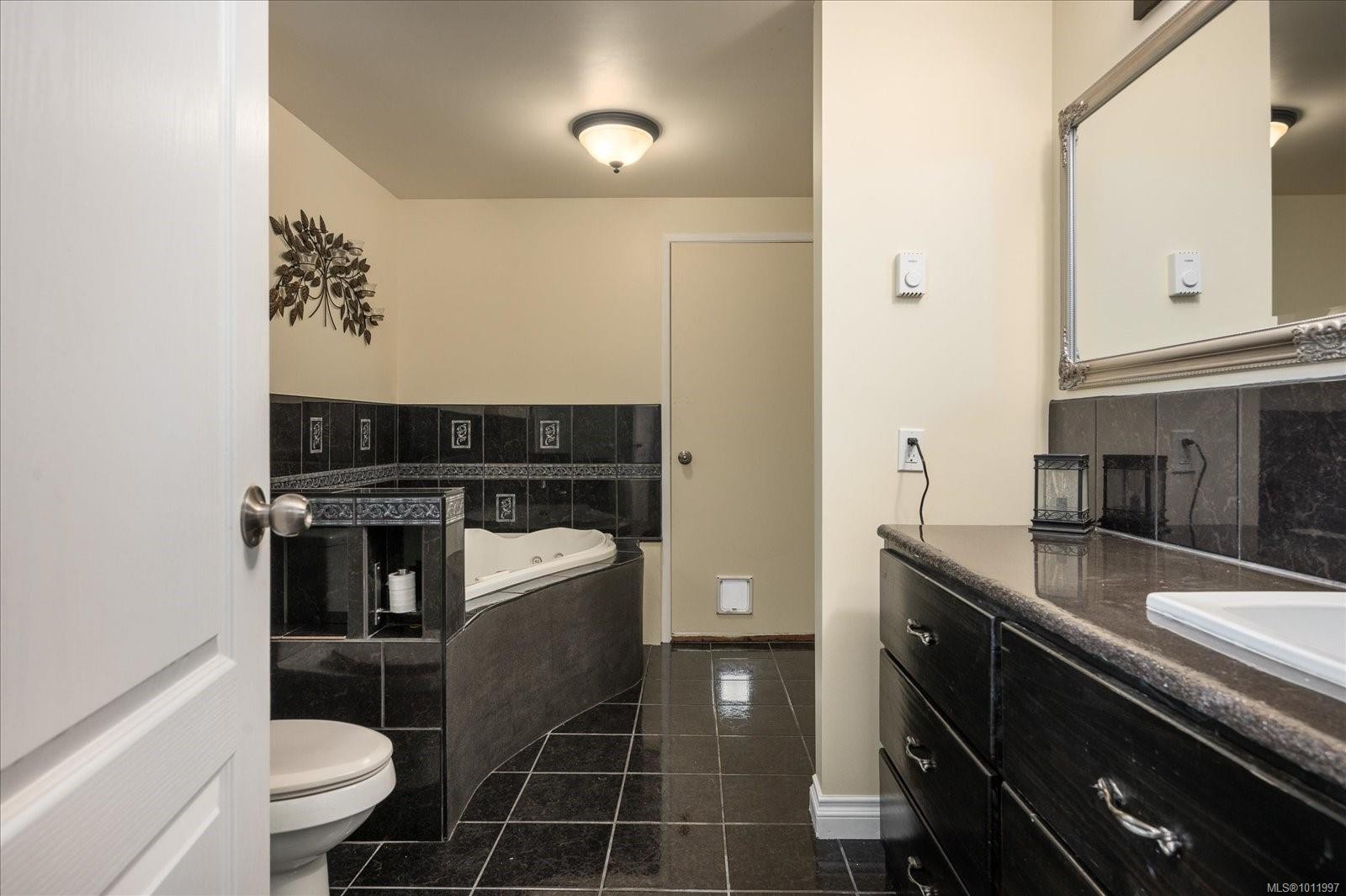 1777 Cecil St, Crofton, BC