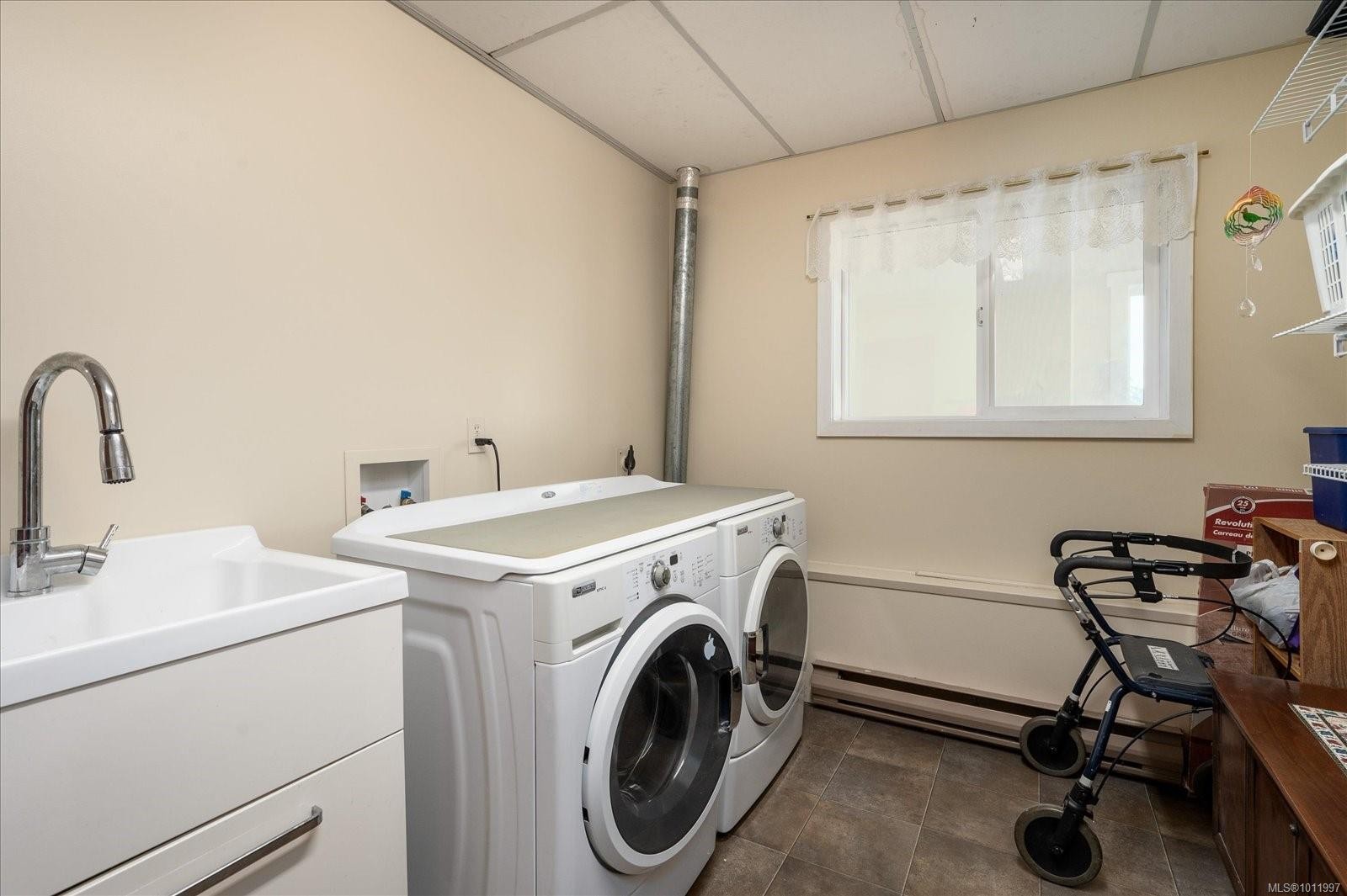 1777 Cecil St, Crofton, BC