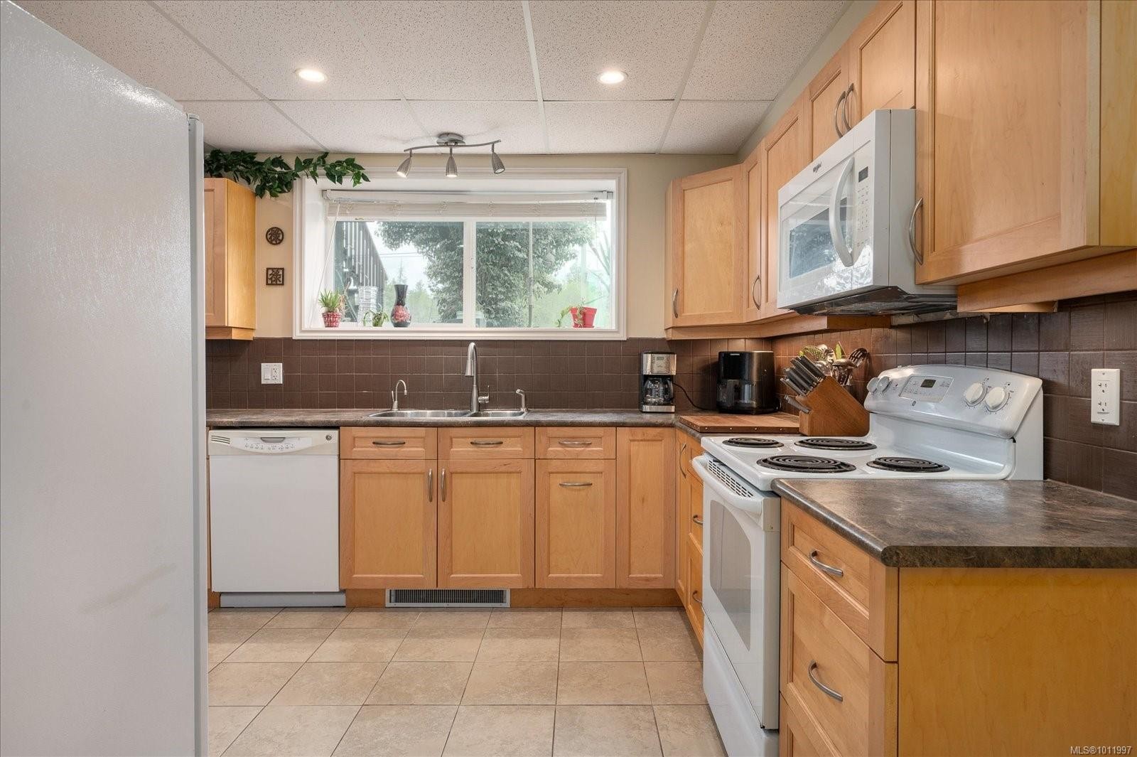 1777 Cecil St, Crofton, BC