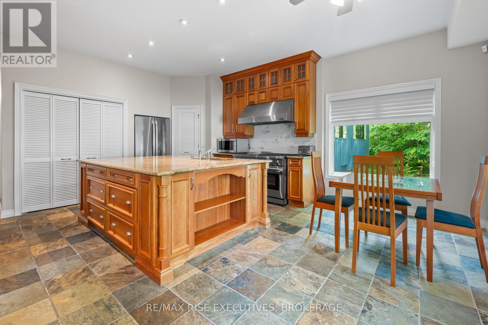 2300 County Road 32, Leeds And The Thousand Islands, ON - Indoor Photo Showing Other Room