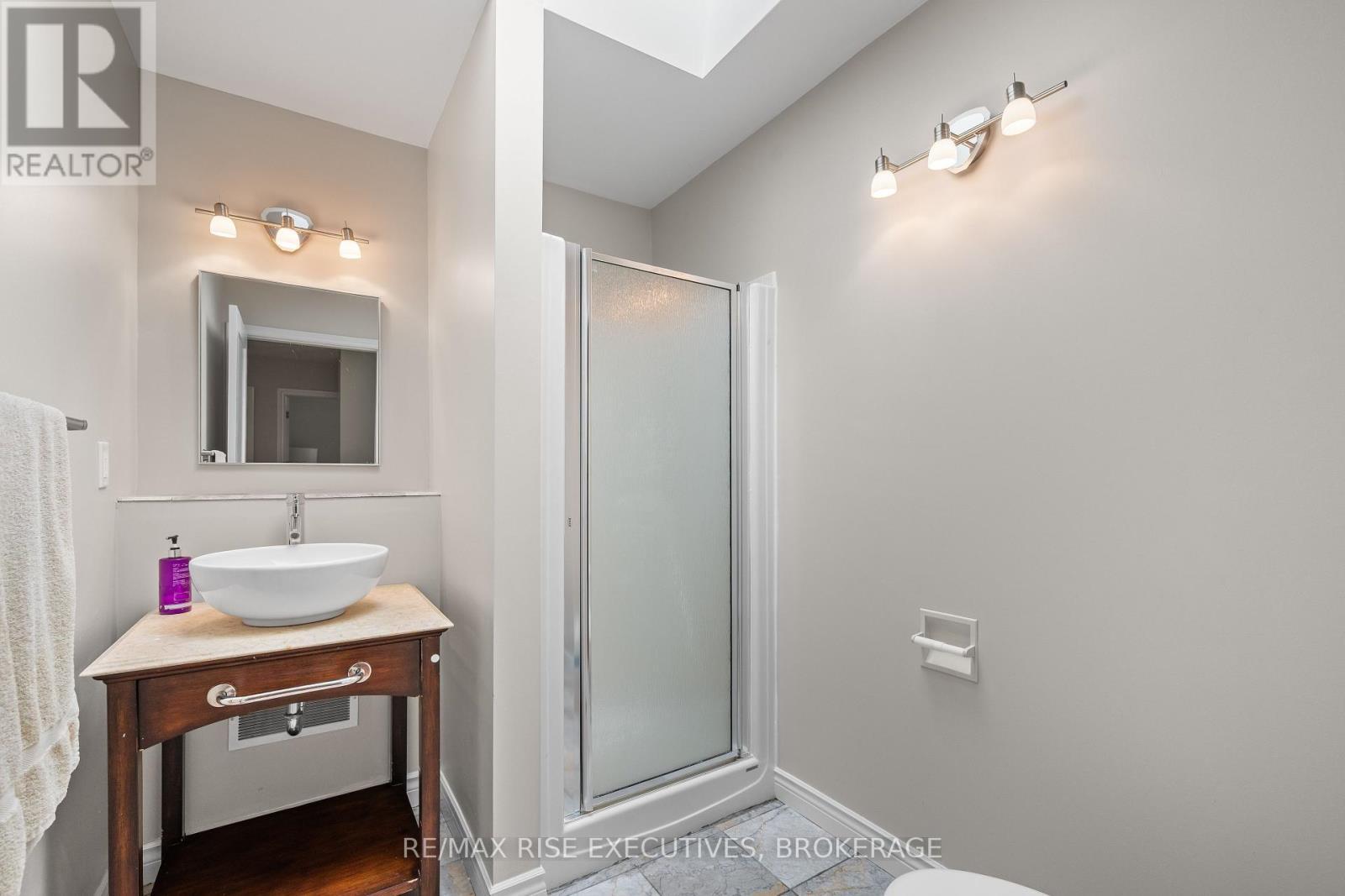 2300 County Road 32, Leeds And The Thousand Islands, ON - Indoor Photo Showing Bathroom