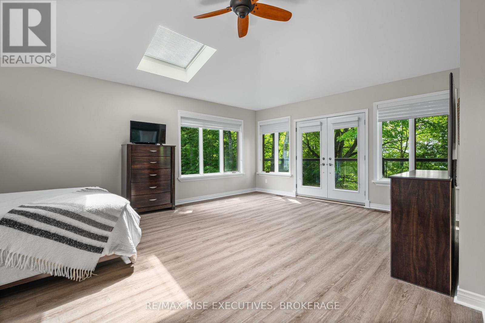 2300 County Road 32, Leeds And The Thousand Islands, ON - Indoor Photo Showing Bedroom