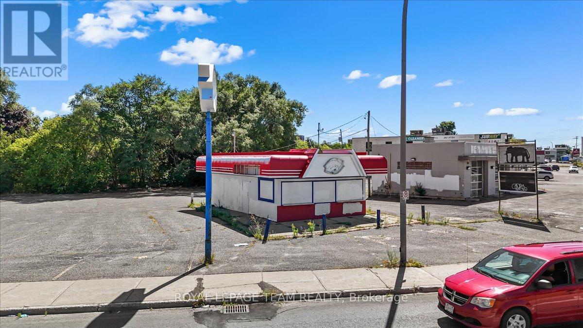 1503 Merivale Road, Ottawa, ON