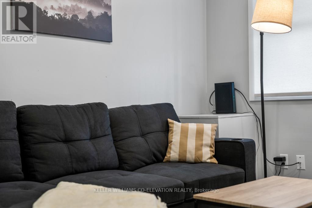 2 - 164-168 Picton Street E, Hamilton, ON